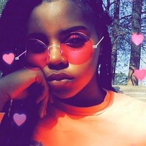 Meet your Posher, Lay